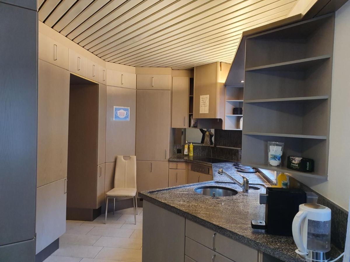 Viktoria Budget Hostel チューリッヒ エクステリア 写真